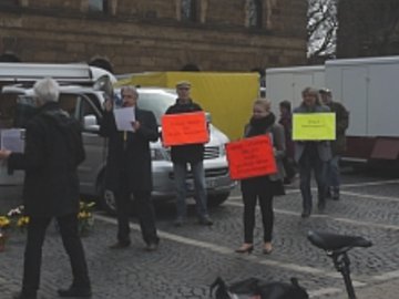 Strassentheater: Reiche demonstrieren gegen die Vermögenssteuer