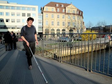 inklusion-mit-Blindenstock-Q.jpg